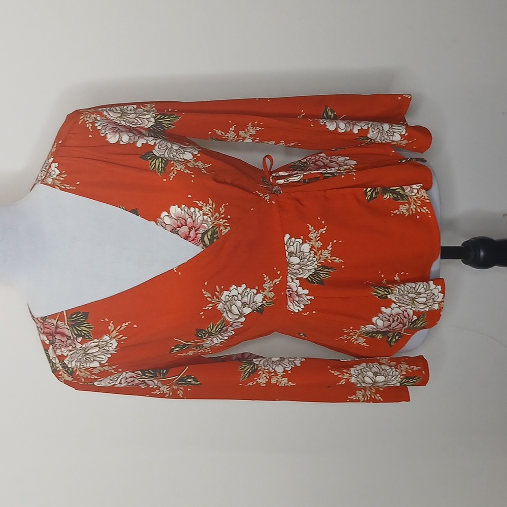 ASTR the label floral wrap long sleeve size small